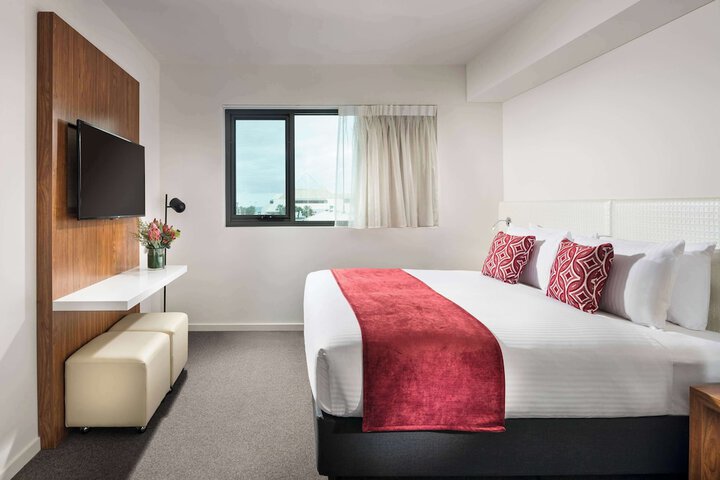 Room 32 of 86