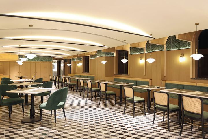 Dining 102 of 141