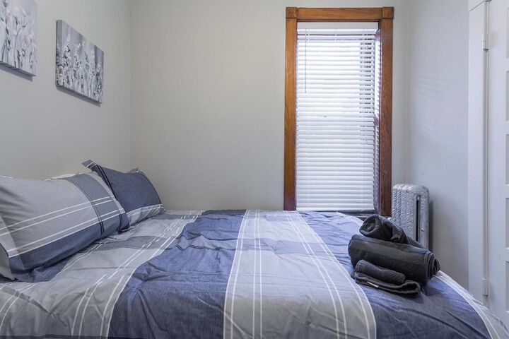 Room 5 of 18