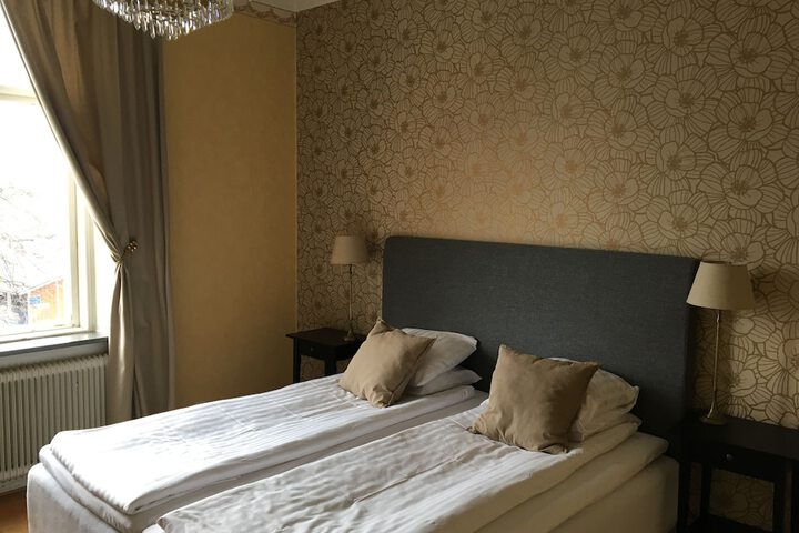 Room 8 of 27