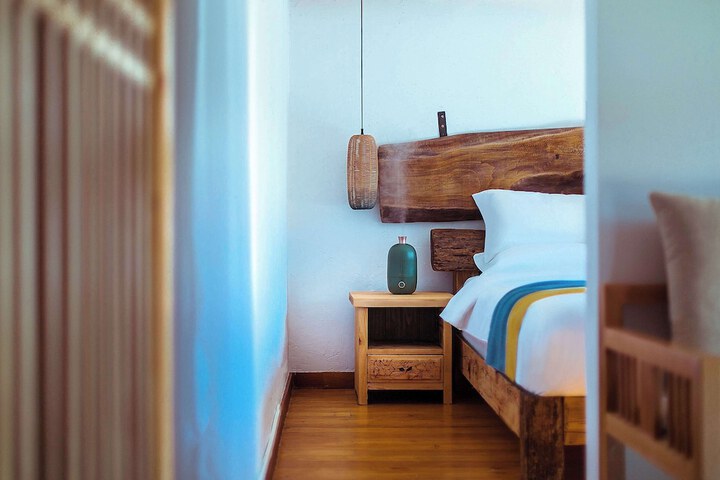 Room 45 of 242