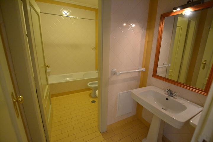 Room 14 of 35