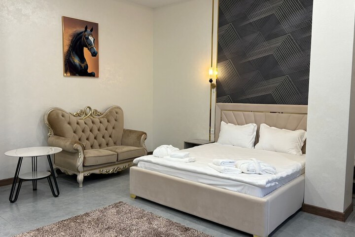 Room 7 of 17