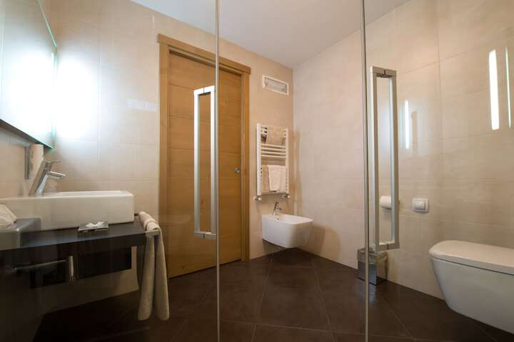 Room 17 of 75