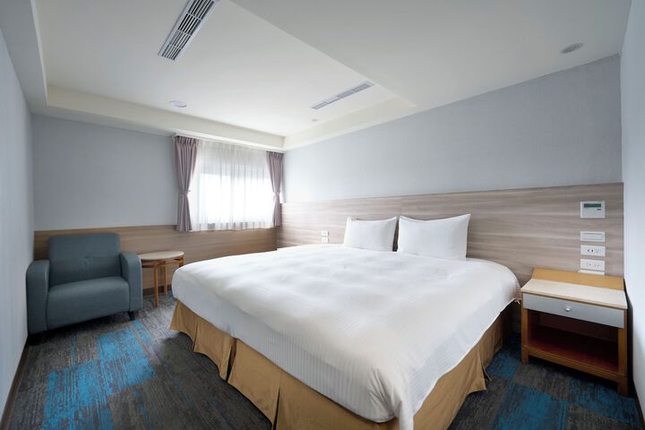Room 13 of 44