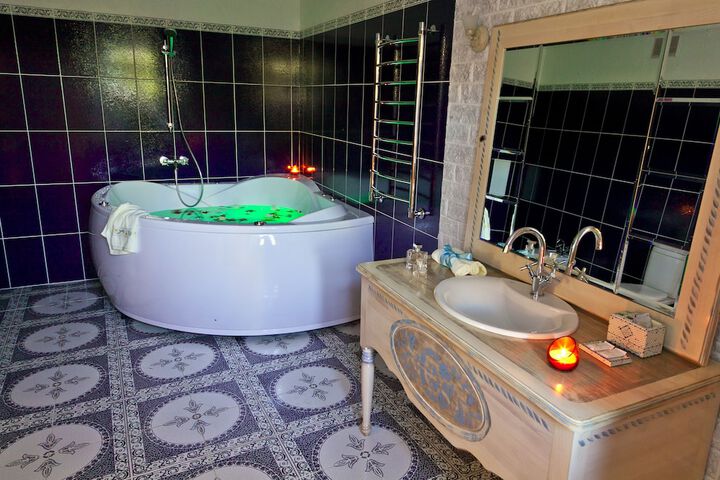 Hot Tub 24 of 66