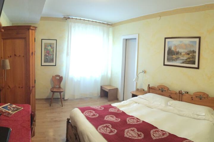 Room 9 of 62