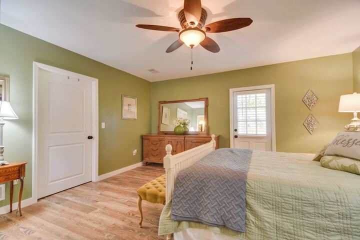 Room 3 of 85