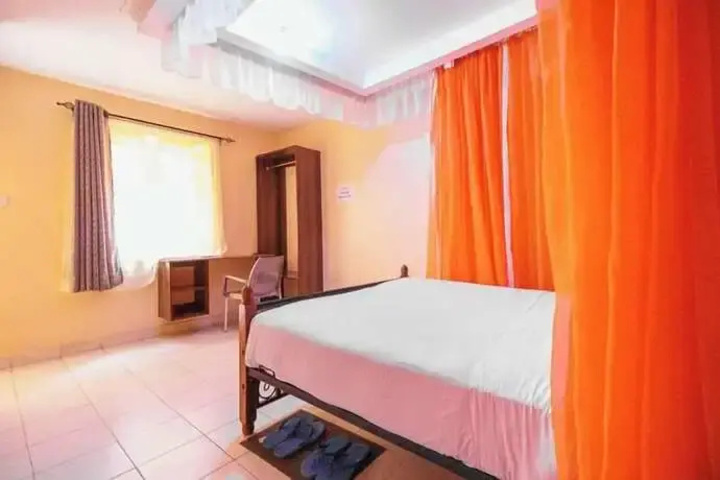 Room 3 of 9