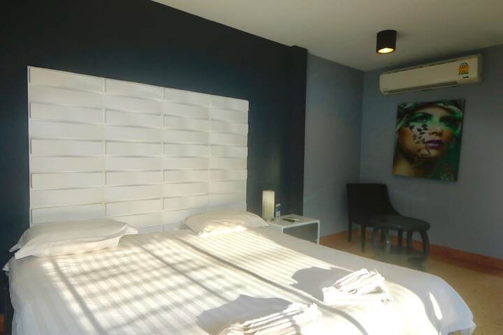 Room 17 of 170