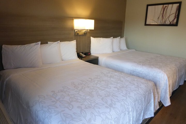 Deluxe 2 Queen Beds (6 of 6)