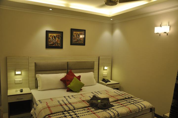 Room 19 of 28