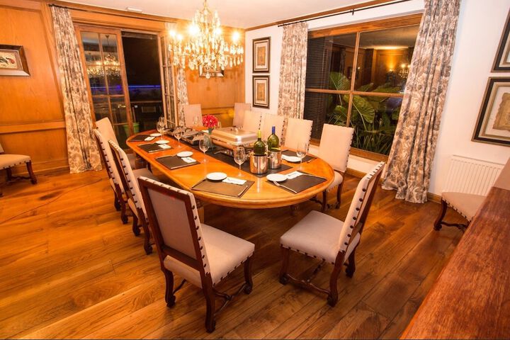 Dining 10 of 14