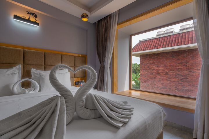 Room 2 of 25