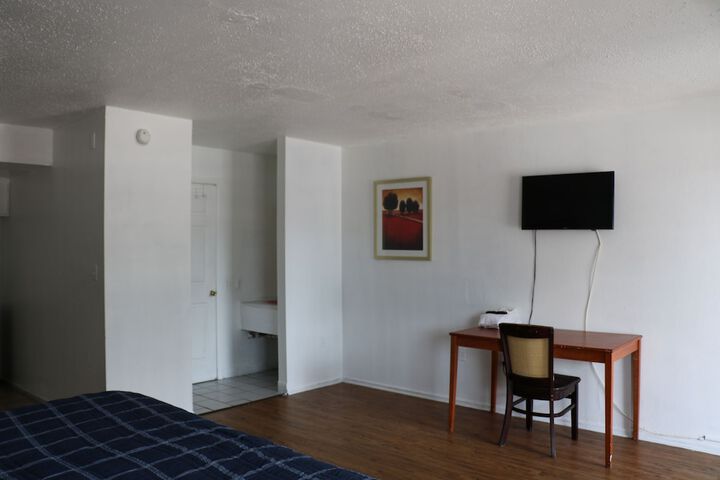 Room 18 of 31