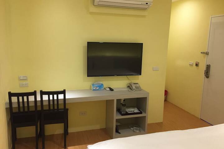 Room 27 of 41