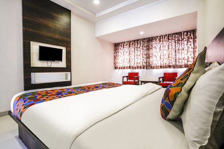 Room 10 of 15