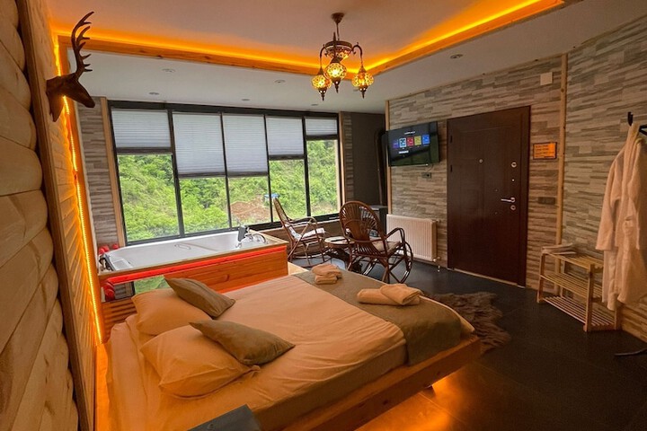 Room 5 of 89