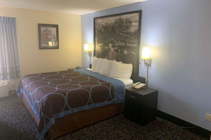 1 King Bed (1 of 8)