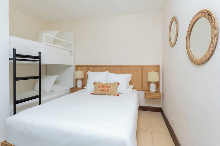 Room 82 of 1000