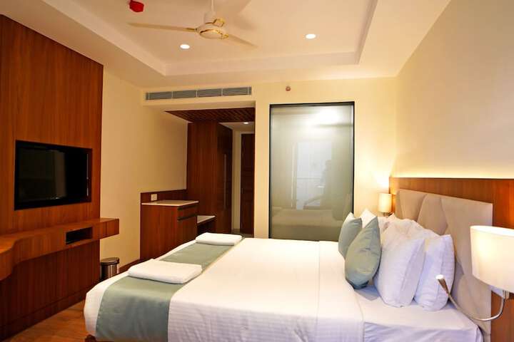 Room 5 of 72