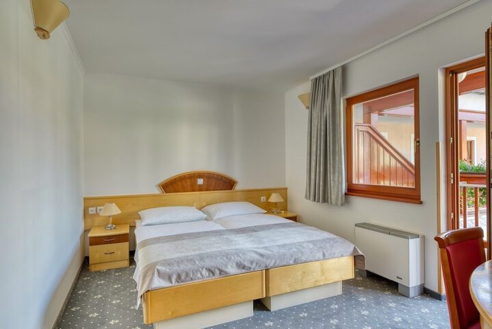 Room 5 of 39