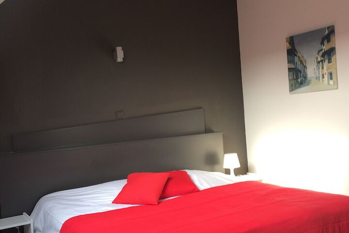 Room 9 of 67