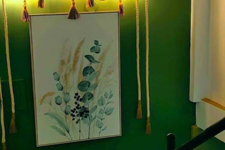 Room 9 of 20
