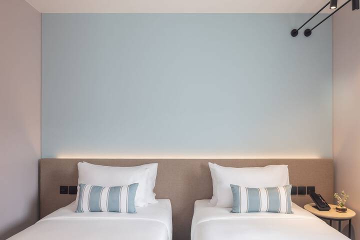 Room 36 of 72