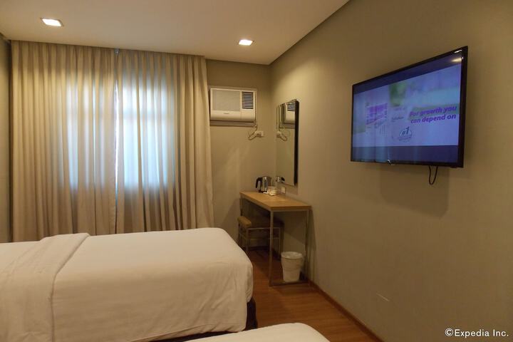 Room 17 of 38