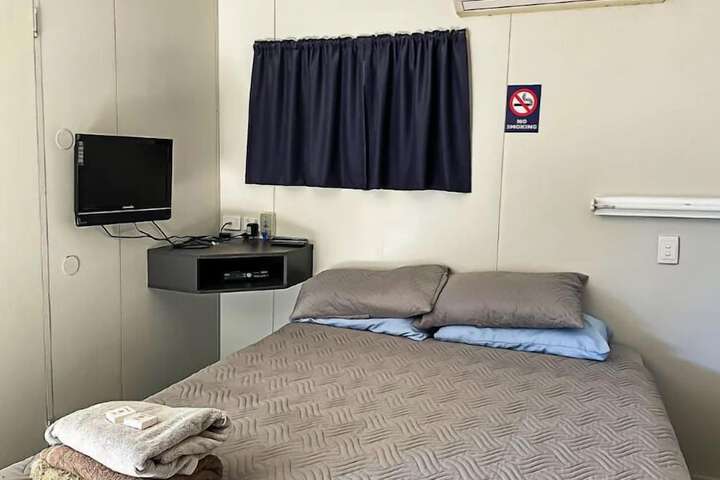 Room 2 of 10