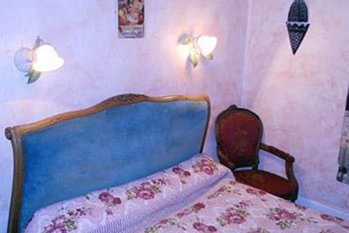 Room 16 of 30