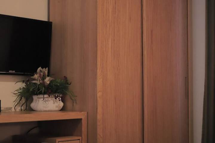 Room 28 of 60