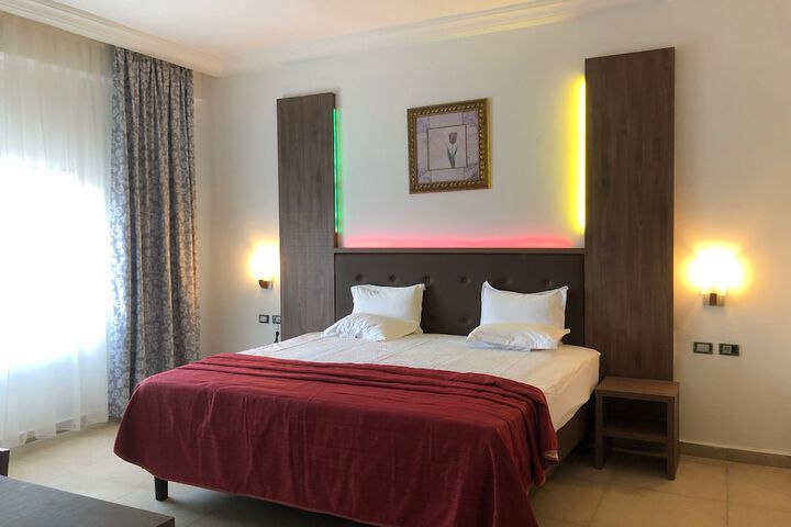 Room 12 of 71