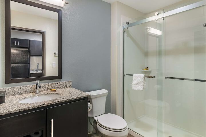 1 King Bed Microwave and Refrigerator Full Breakfast (11 of 21)