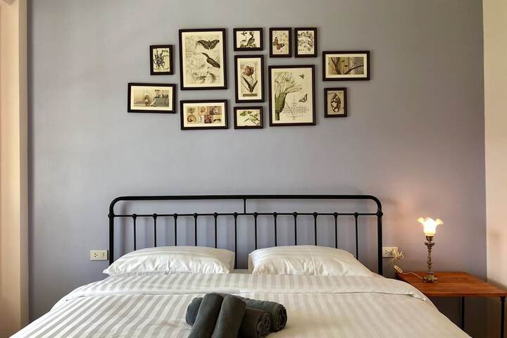 Room 6 of 53