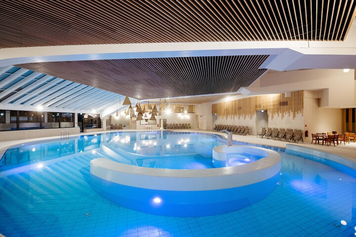 Hotel Pool