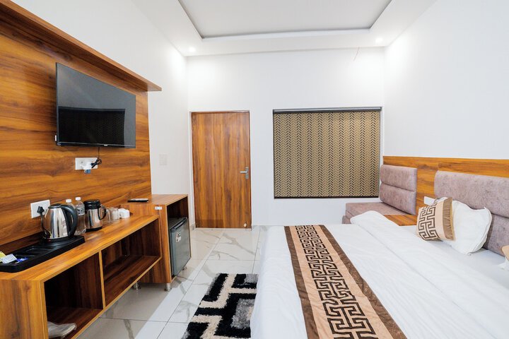 Room 27 of 71