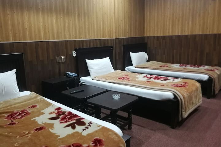 Room 3 of 10