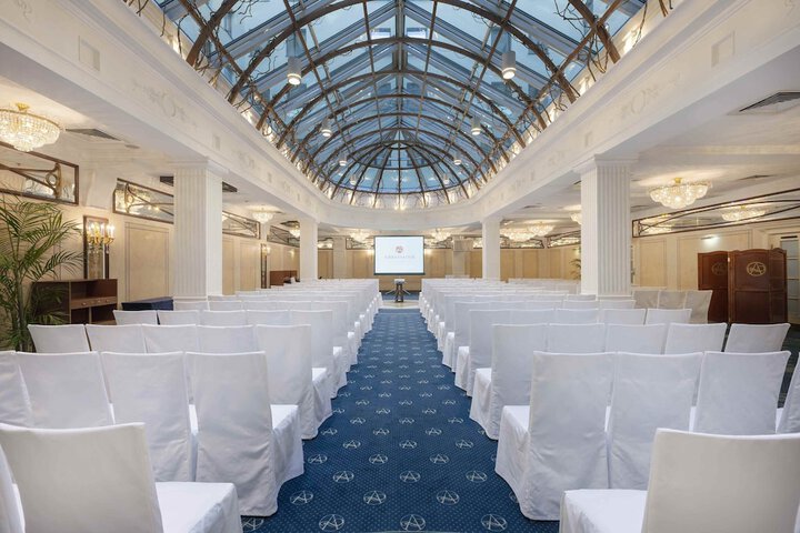 Ballroom/Hall 52 of 62