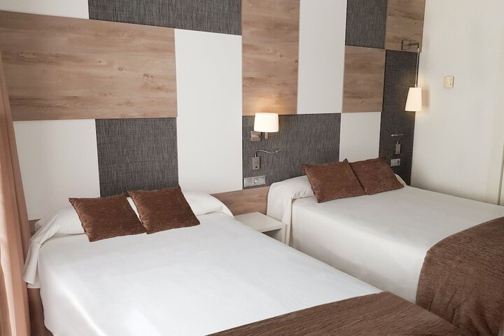 Room 4 of 92