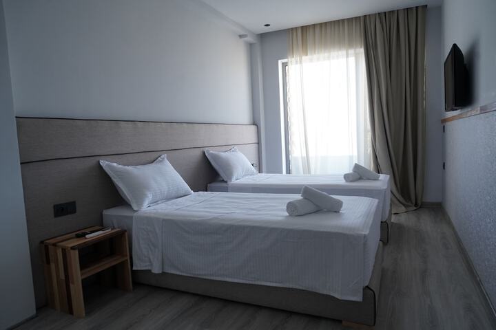 Room 4 of 22