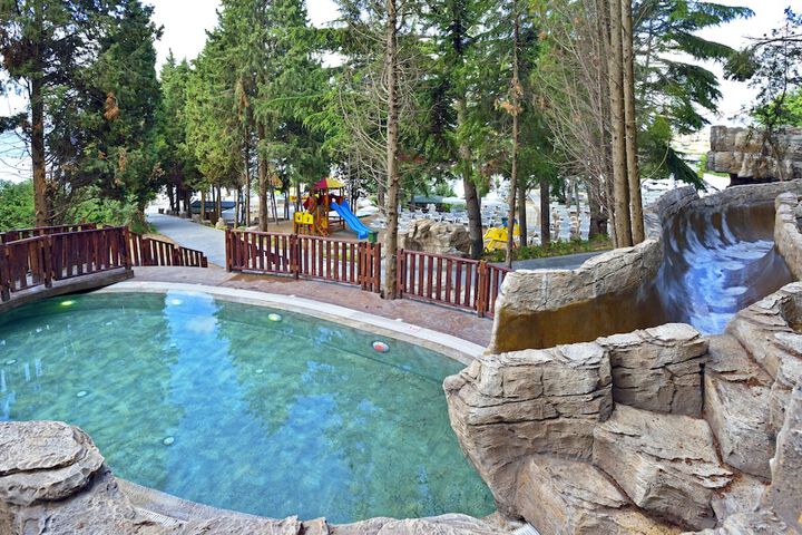 Pool 10 of 62