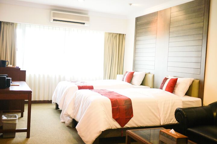 Room 13 of 34