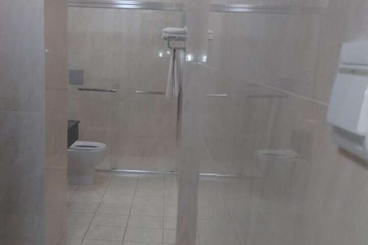 Room 5 of 9