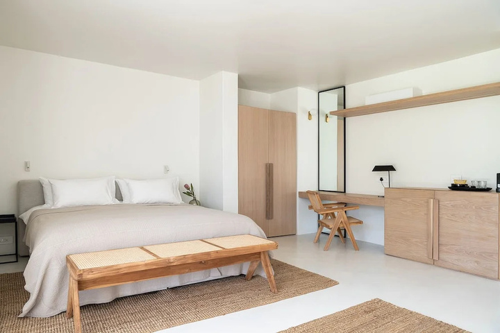 Room 3 of 16