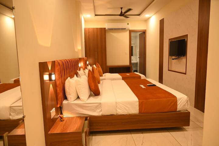 Room 19 of 28