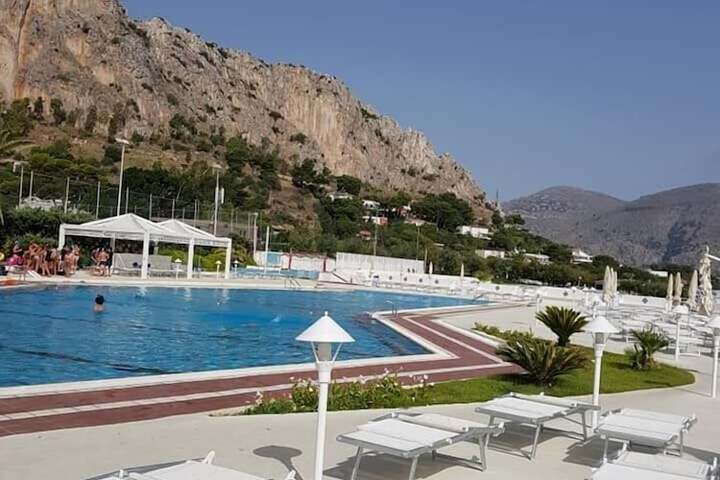 Pools & Facilities
