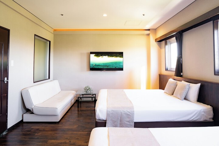 Room 10 of 23