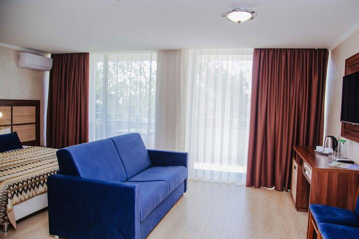 Room 3 of 65